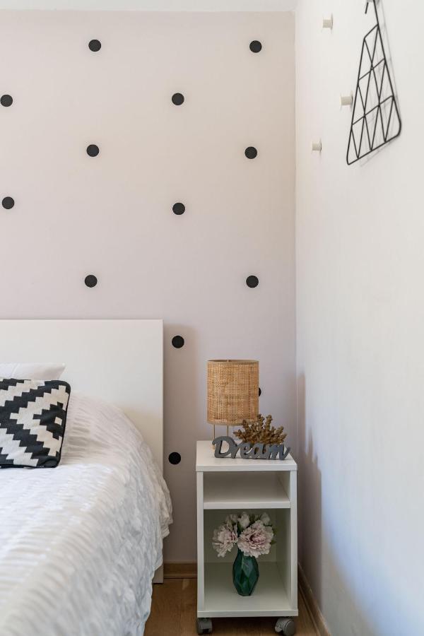 Stay U-Nique Studio Apartment In Orašac Eksteriør billede